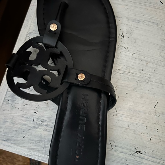 Size 10 Tory birch sandal - Picture 2 of 2